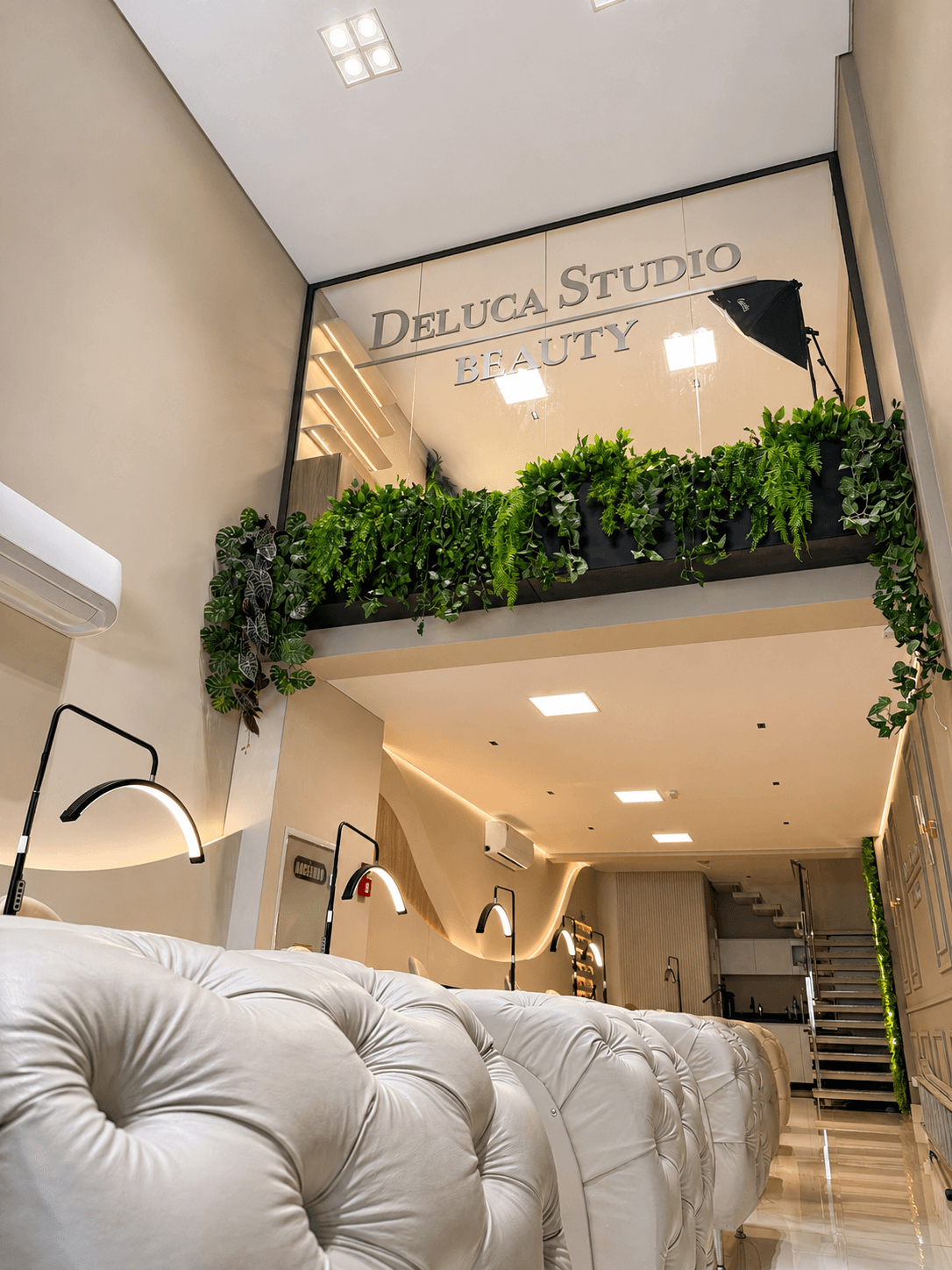 Interior do Deluca Studio Beauty, studio de lash em Balneário Camboriú